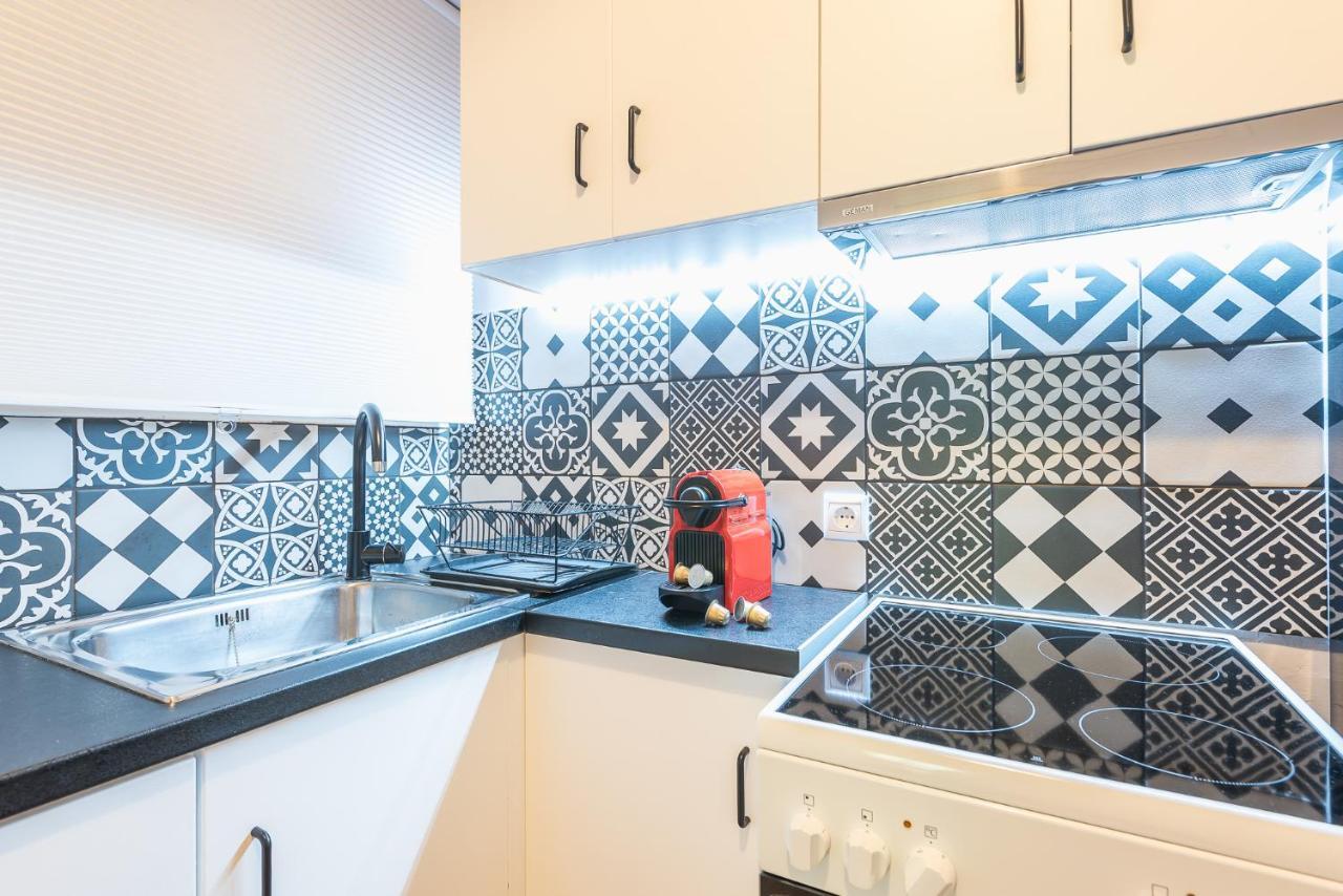 Gorgeous & Modern At Ampelokipi Metro Station By Greece Apartamento Atenas